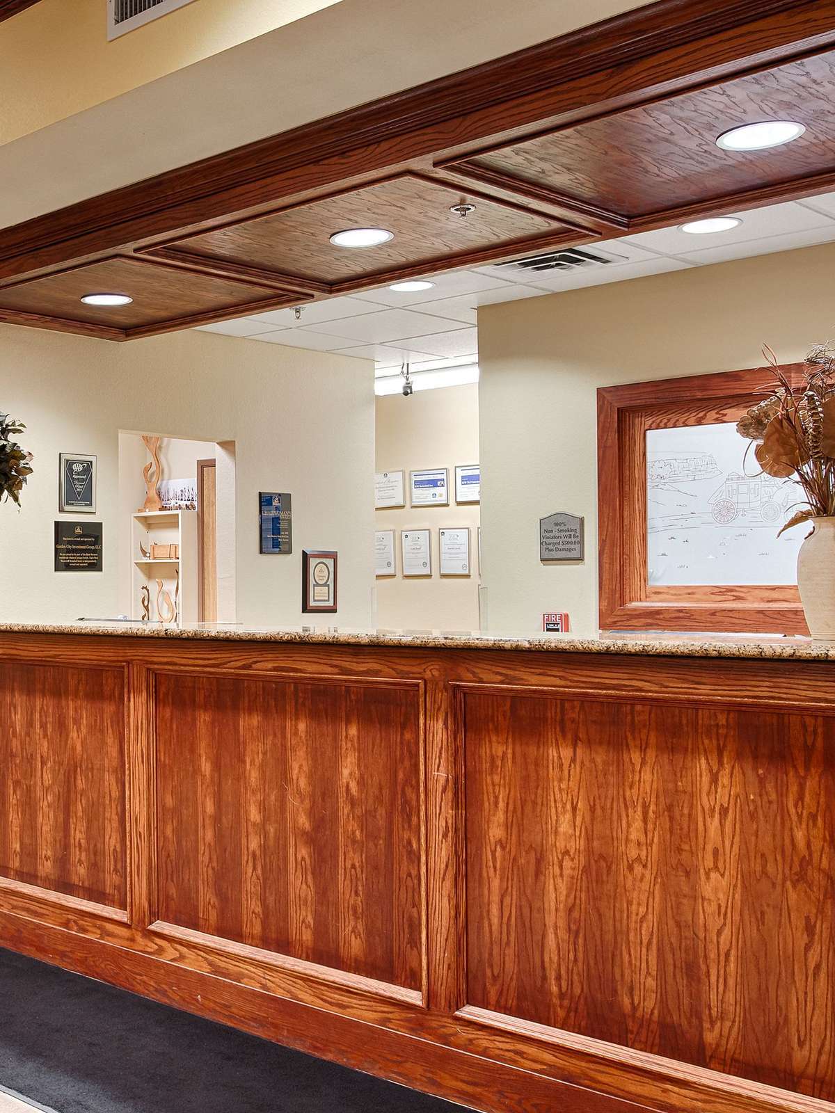 Hotel Best Western Plus Butterfield Inn photo 5