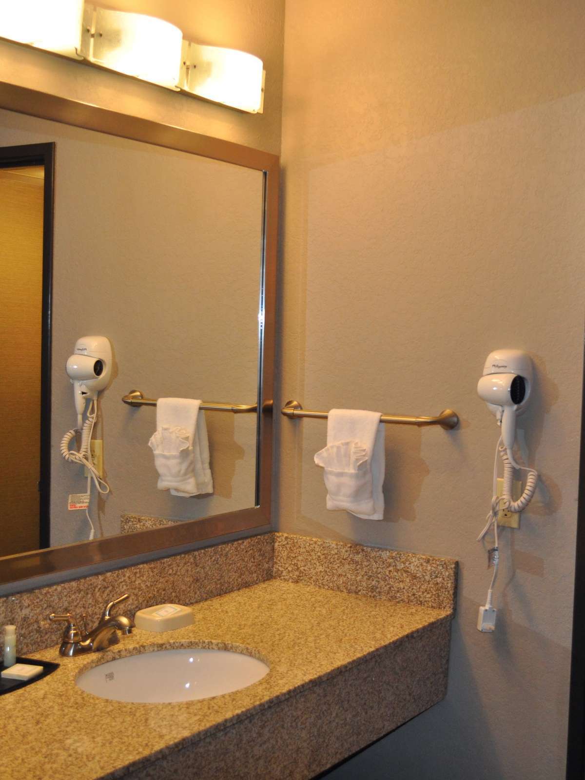 Hotel Best Western Plus Minneapolis-Northwest photo 3