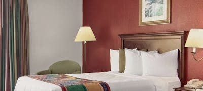 Best Western Plus New Englander