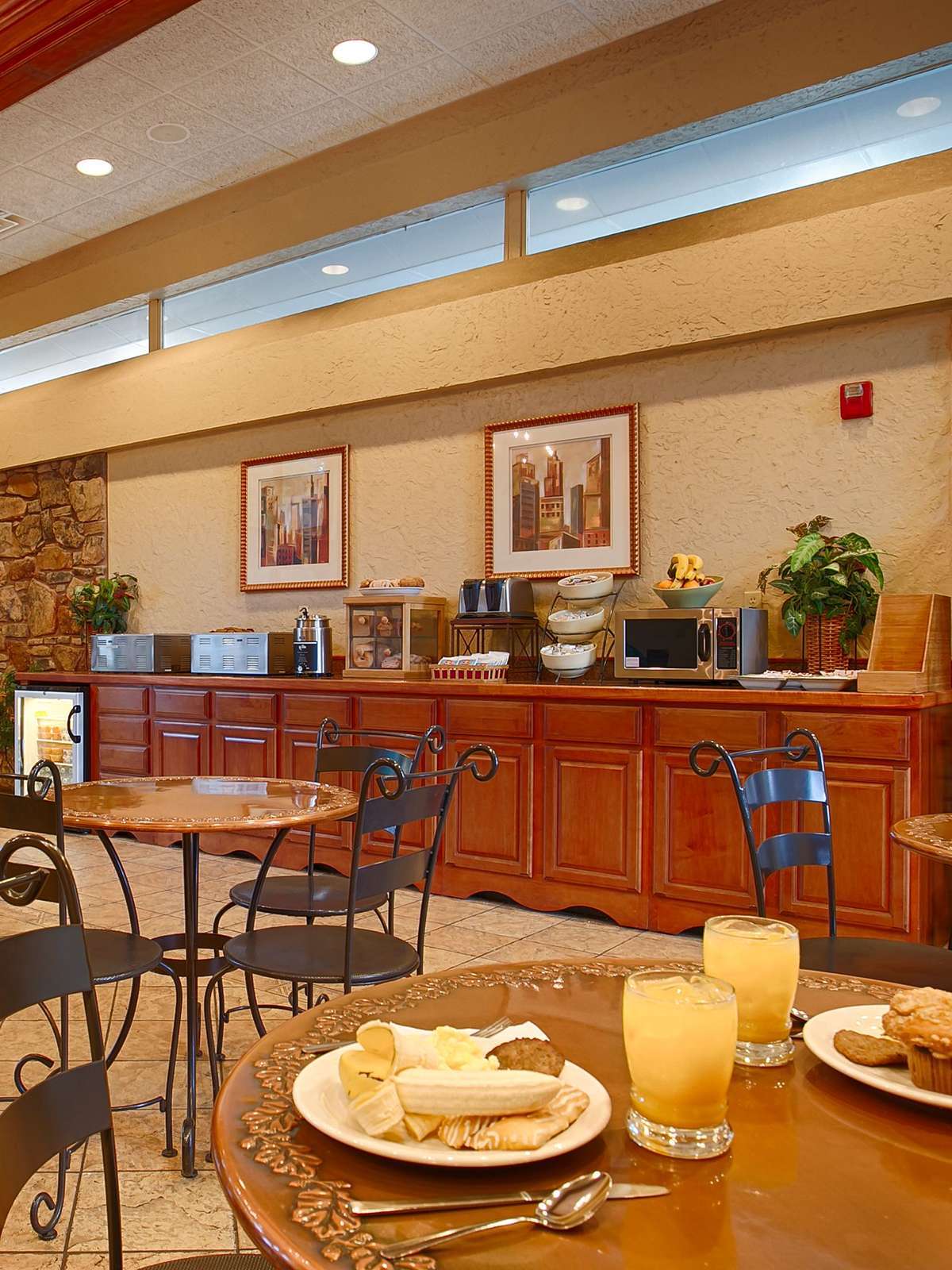 Hotel Best Western Plus Landing View Inn & Suites photo 5