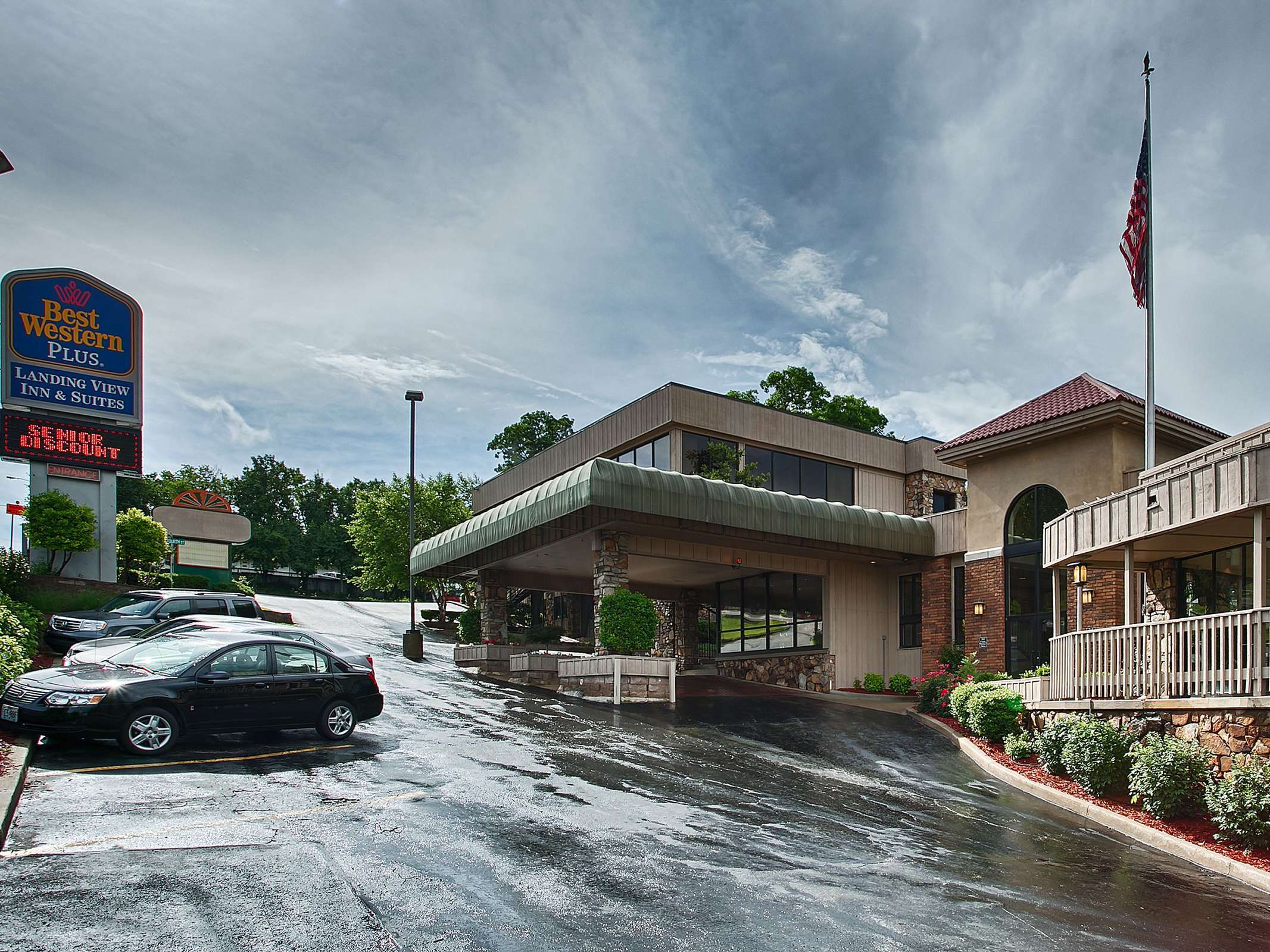 Best Western Plus Landing View Inn & Suites