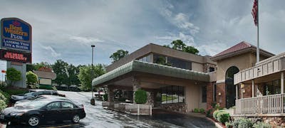 Best Western Plus Landing View Inn & Suites