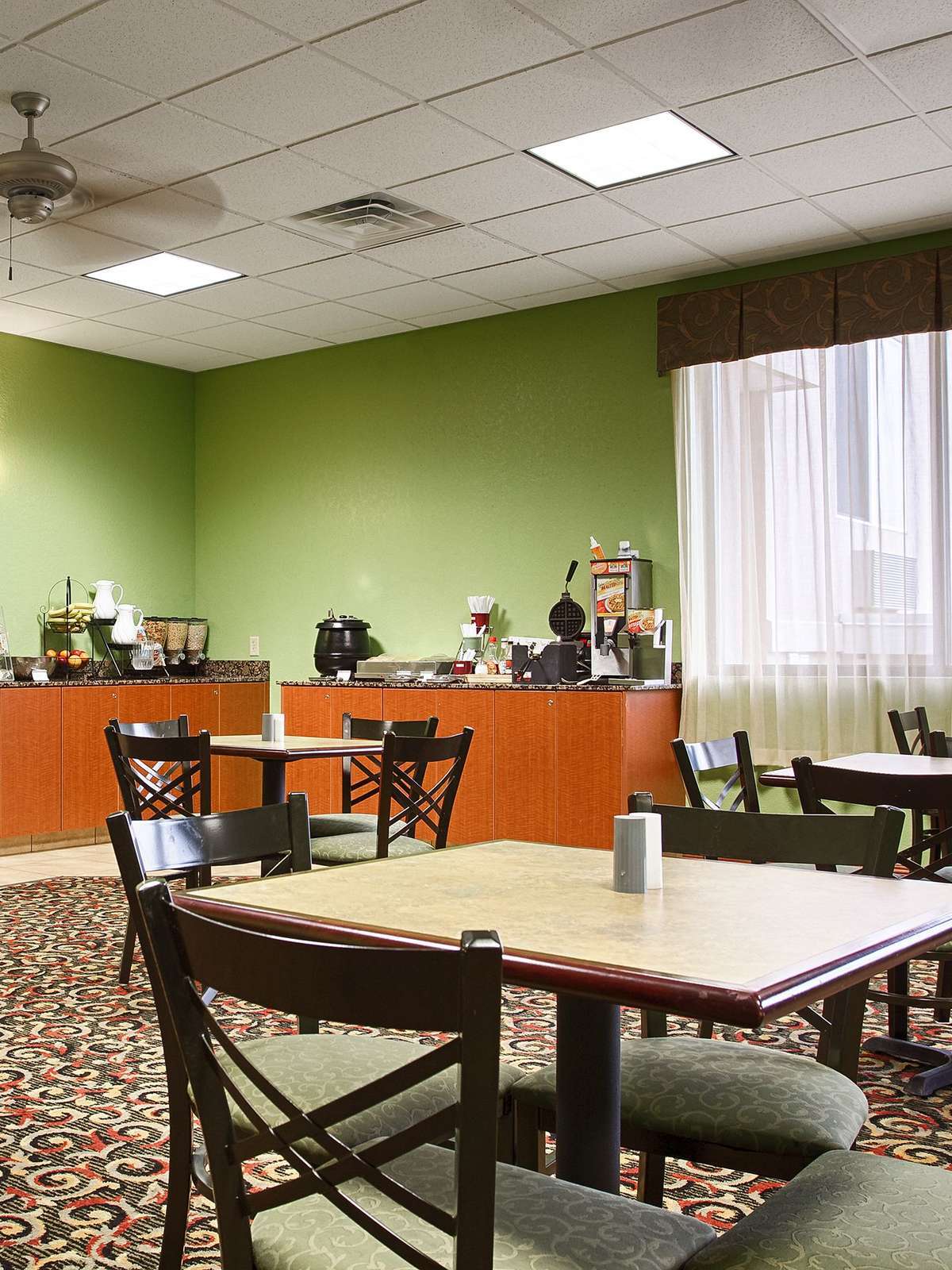 Hotel Best Western Plus Mid Nebraska Inn & Suites photo 4