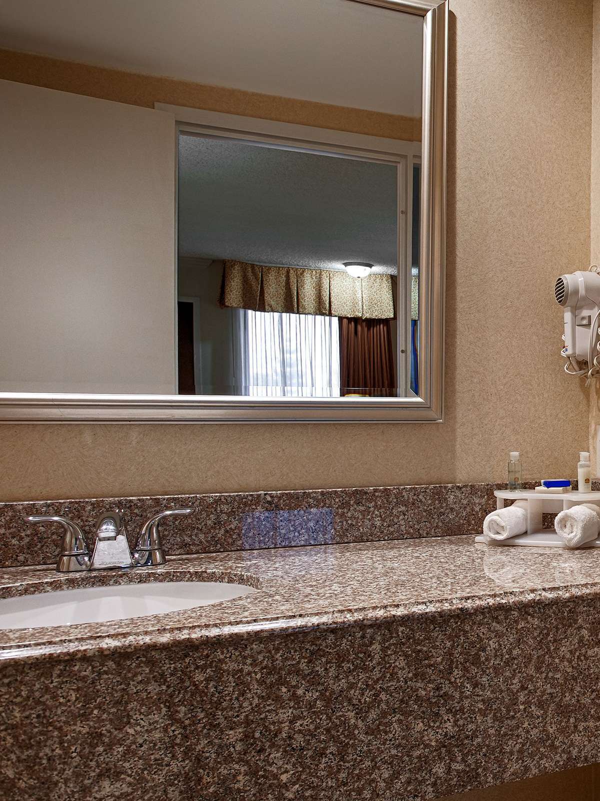 Hotel Best Western Galleria Inn & Suites photo 3