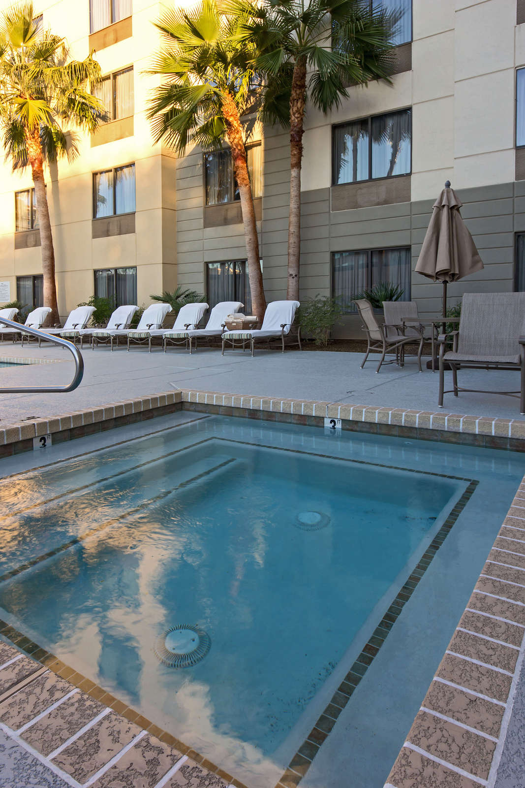 Hotel Hampton Inn Phoenix-Biltmore photo 3
