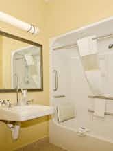 Hotel Best Western Plus Springfield Airport Inn photo 3