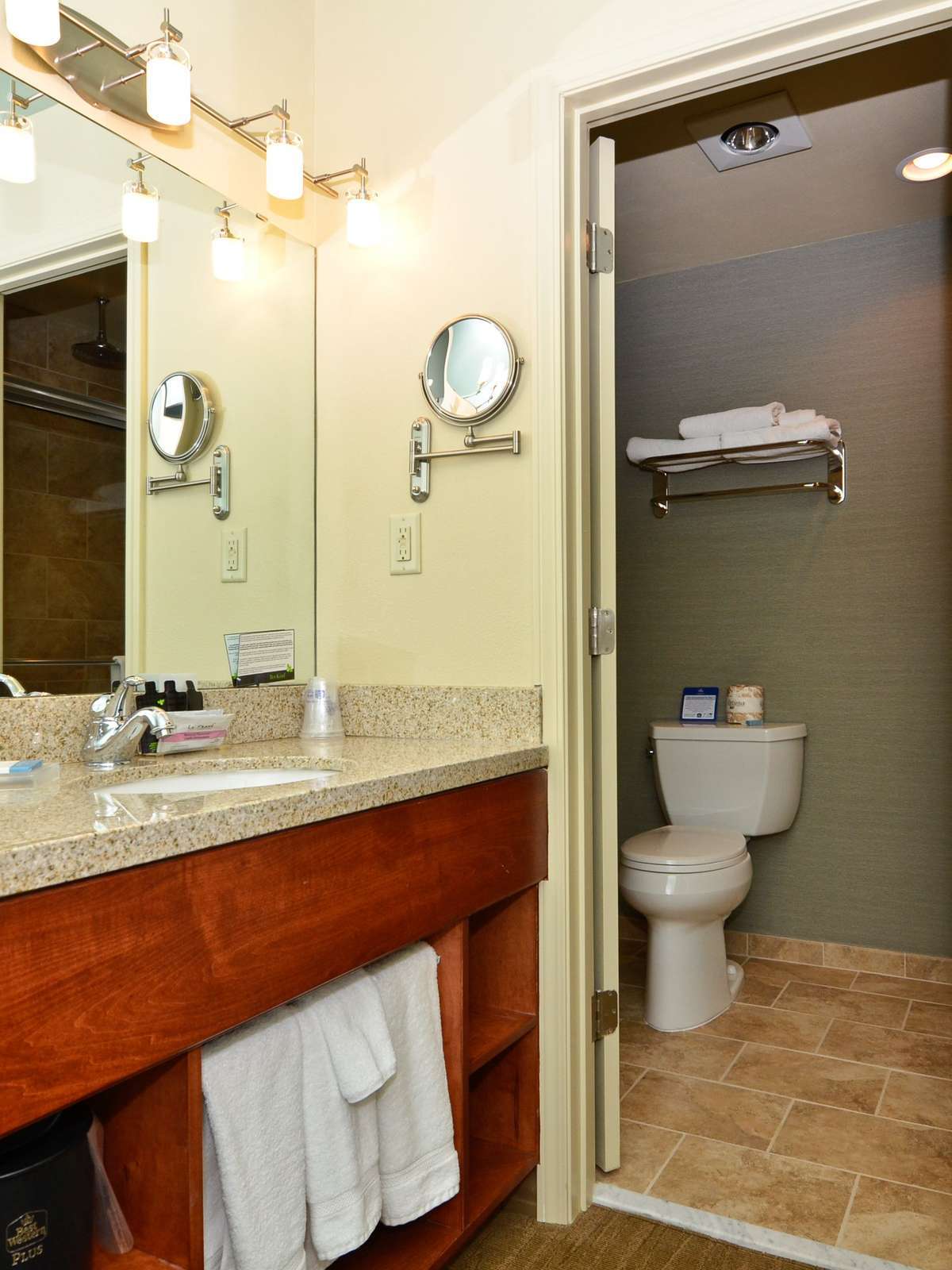 Hotel Best Western Plus Clocktower Inn photo 3