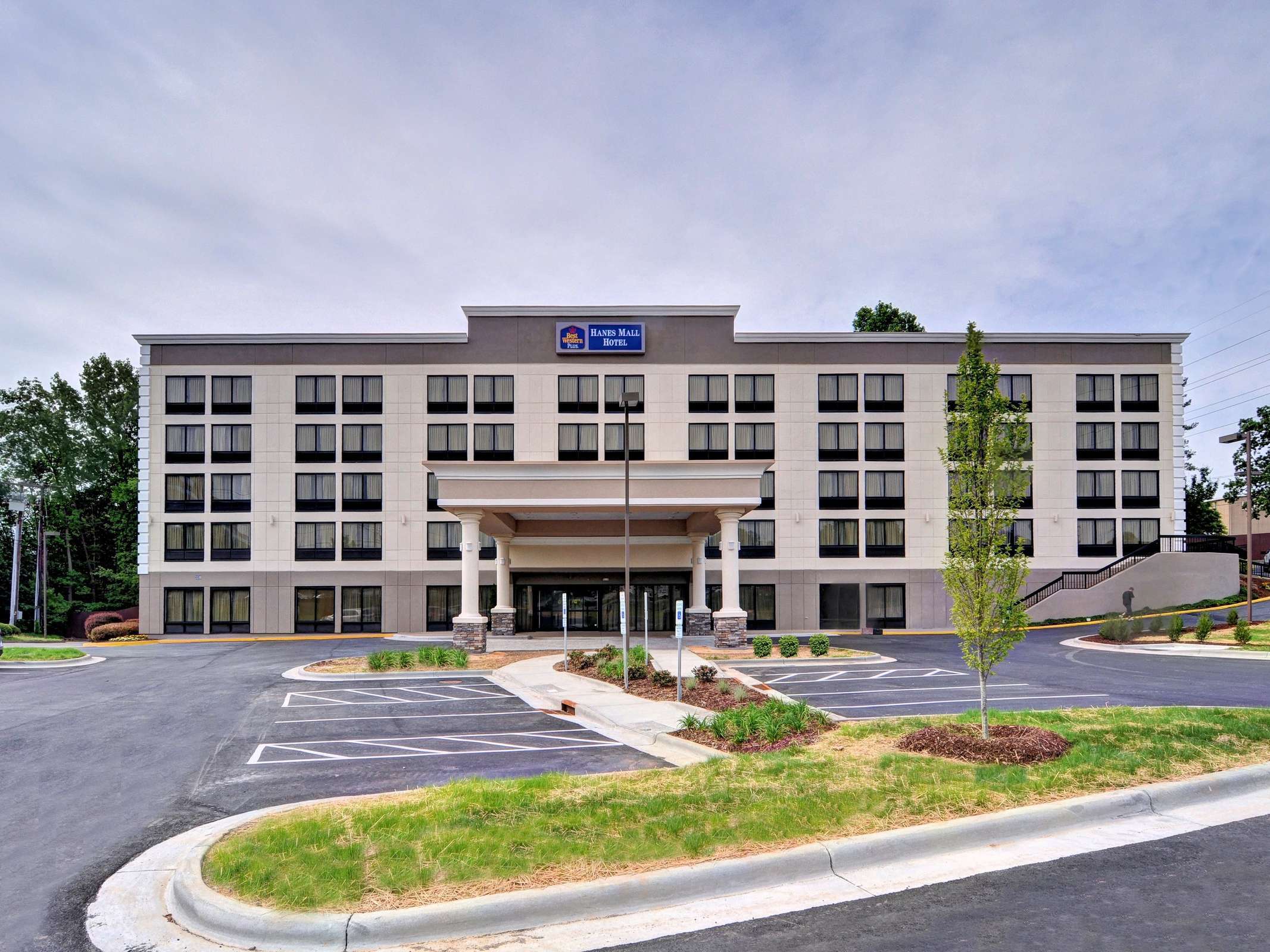 Best Western Plus Hanes Mall Hotel