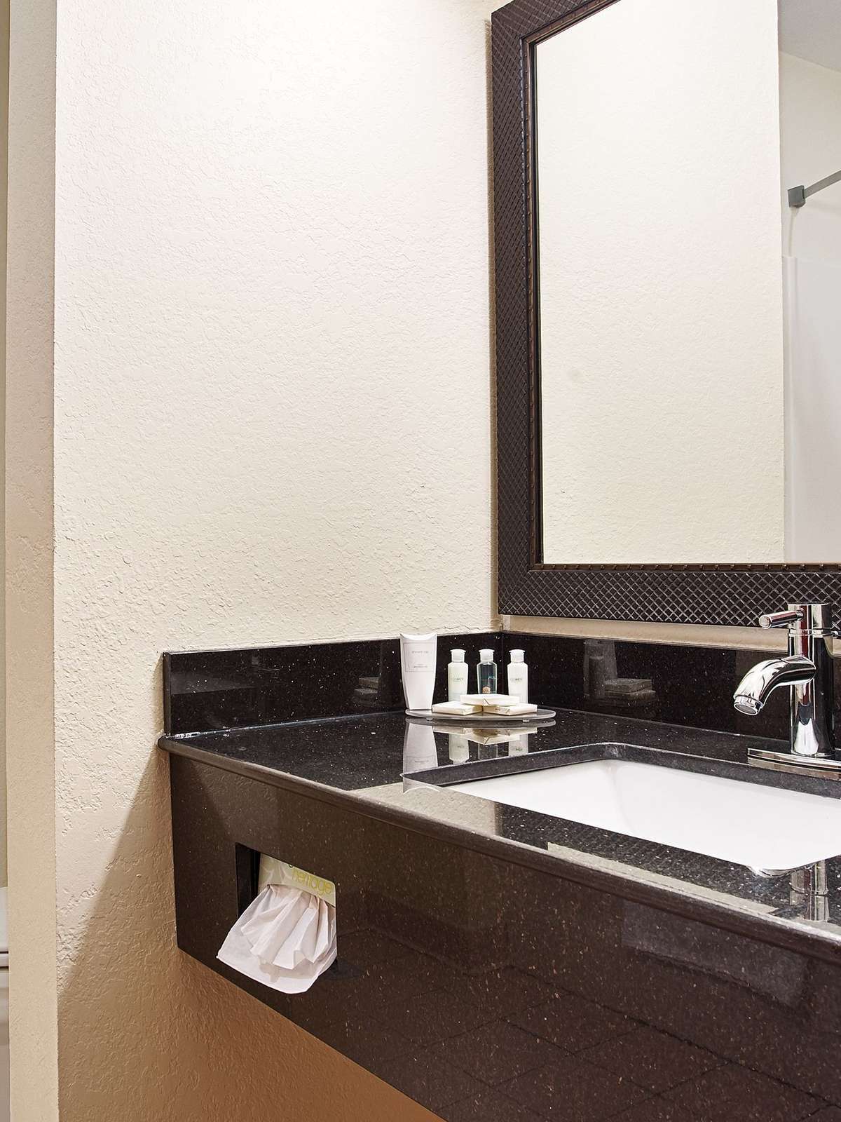 Hotel Best Western Concord Inn & Suites photo 3