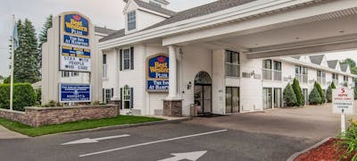 Best Western Plus The Inn at Hampton
