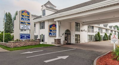 Best Western Plus The Inn at Hampton