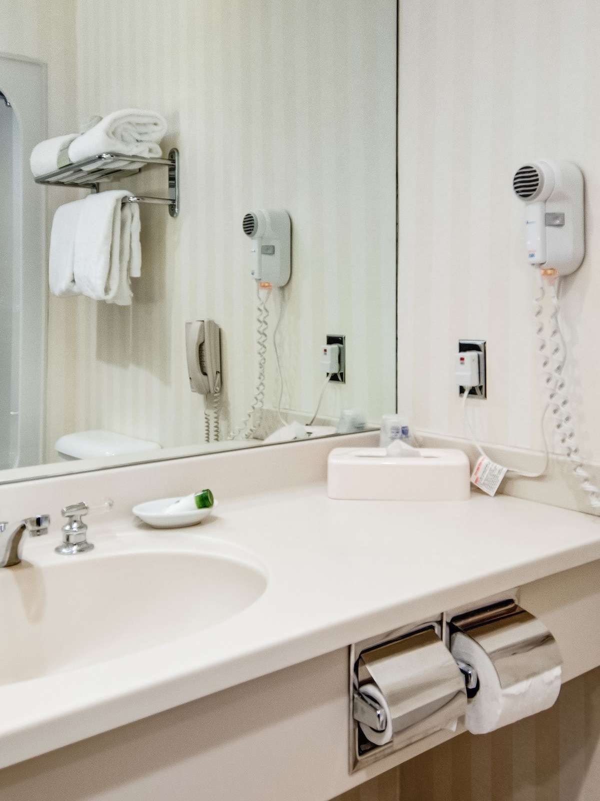 Hotel Best Western Plus The Inn at Hampton photo 3