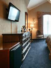 Hotel Best Western Plus Lawnfield Inn & Suites photo 2
