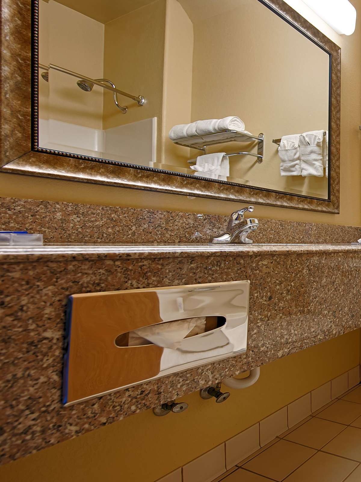 Hotel Best Western Plus Tulsa Inn & Suites photo 3