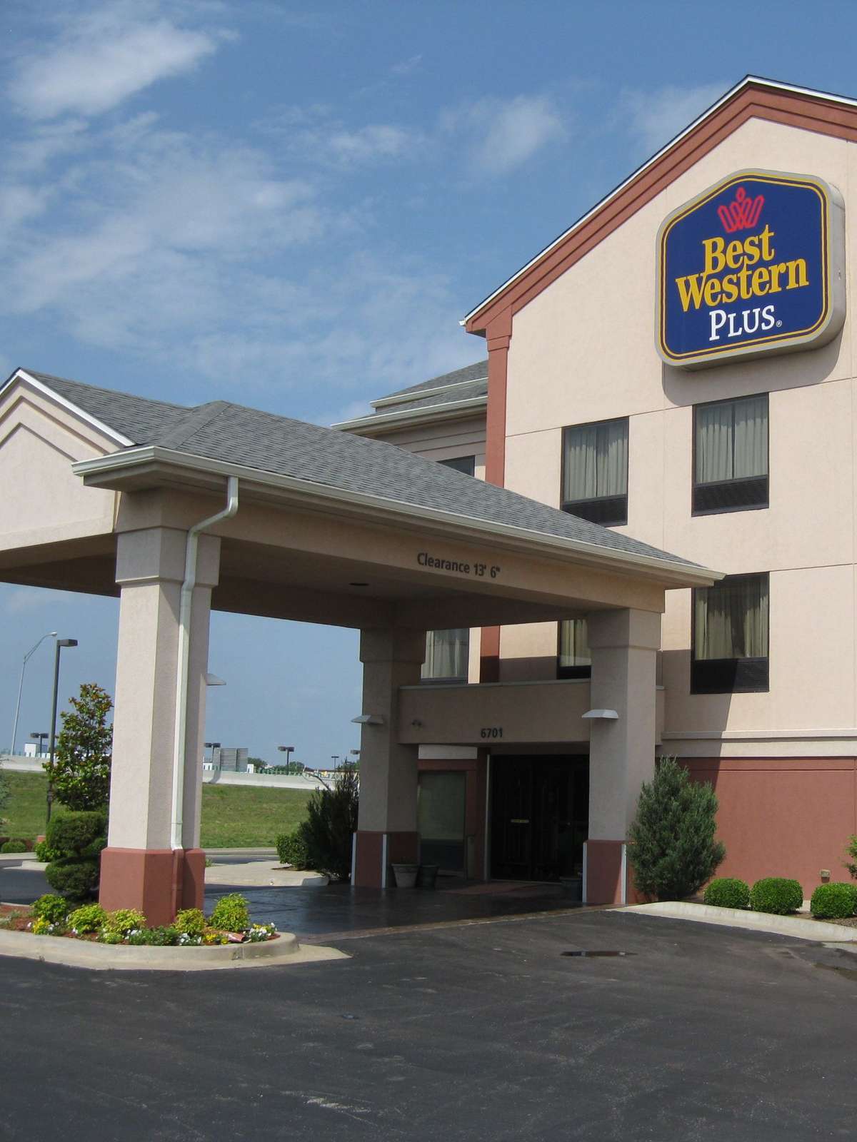 Hotel Best Western Plus Midwest City Inn & Suites photo 4