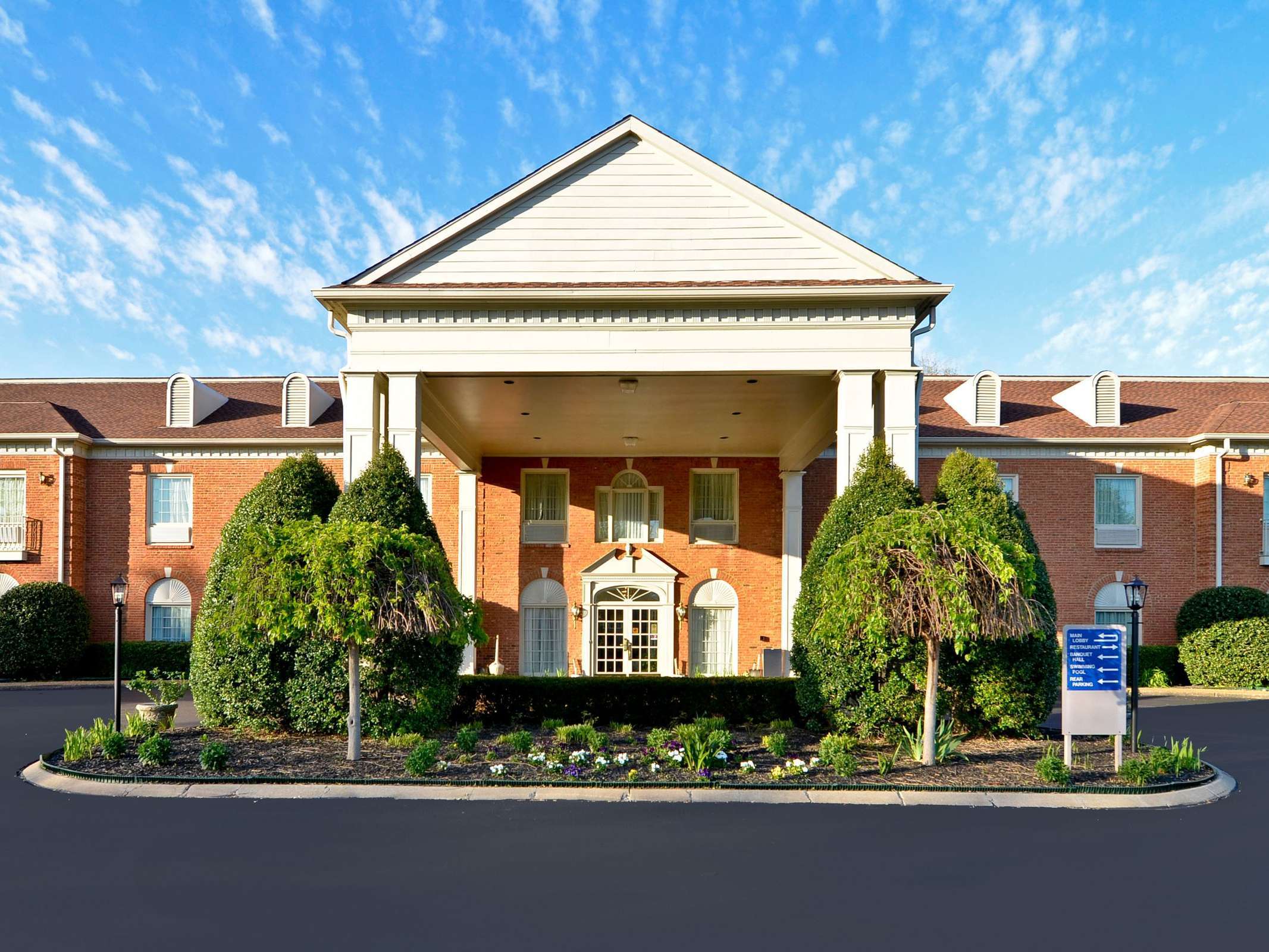 Best Western Spring Hill Inn & Suites