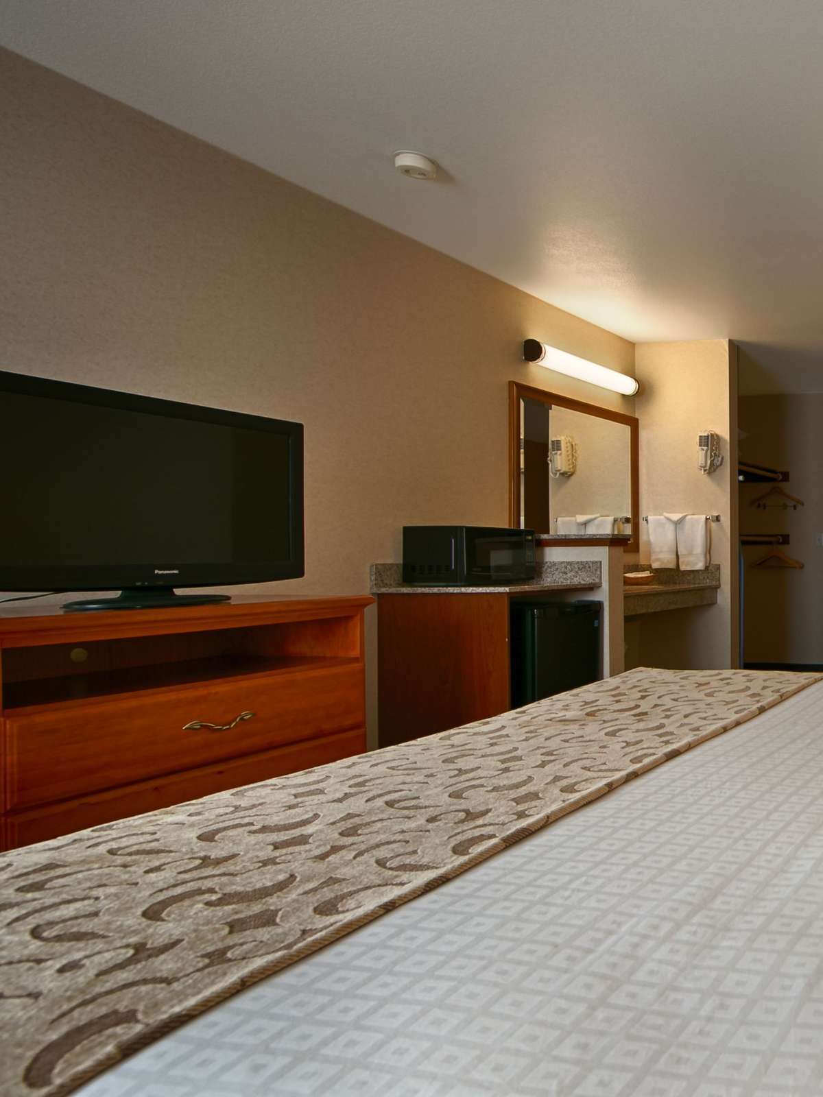 Hotel Best Western Oak Meadows Inn photo 2