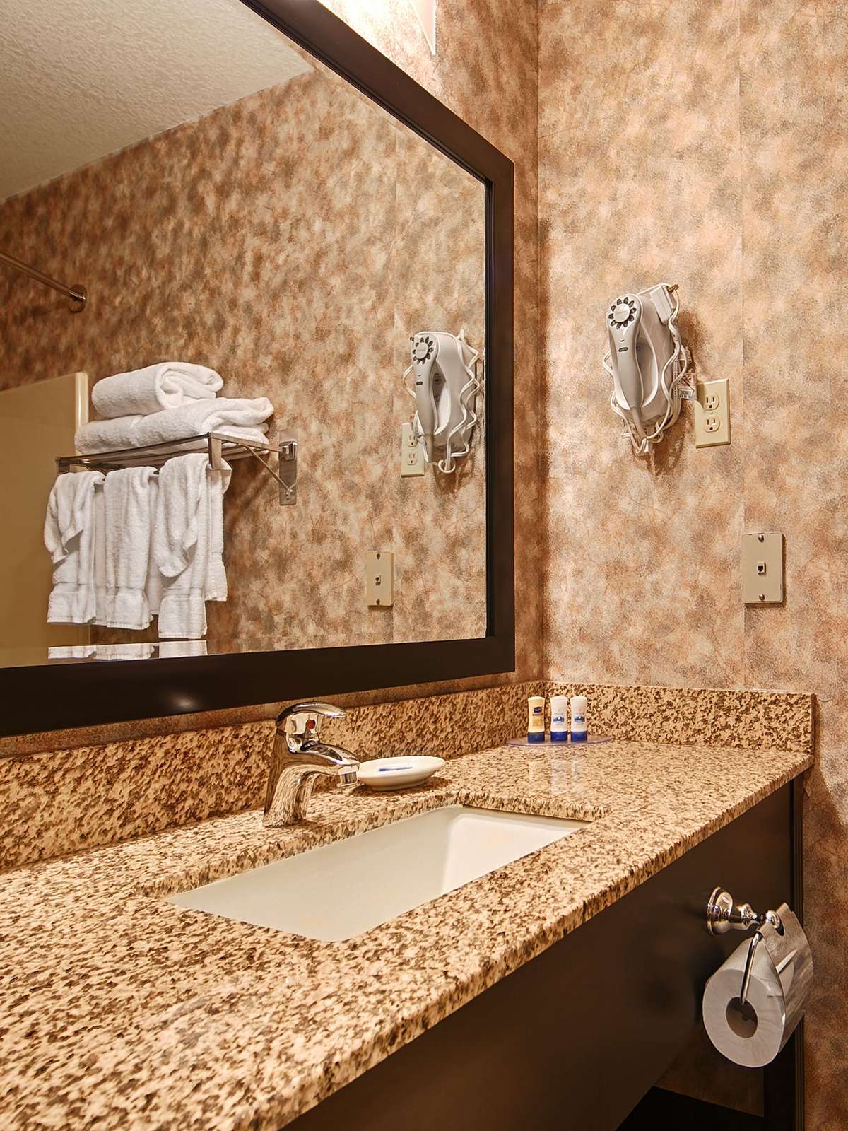 Hotel Best Western Cascade Inn & Suites photo 3