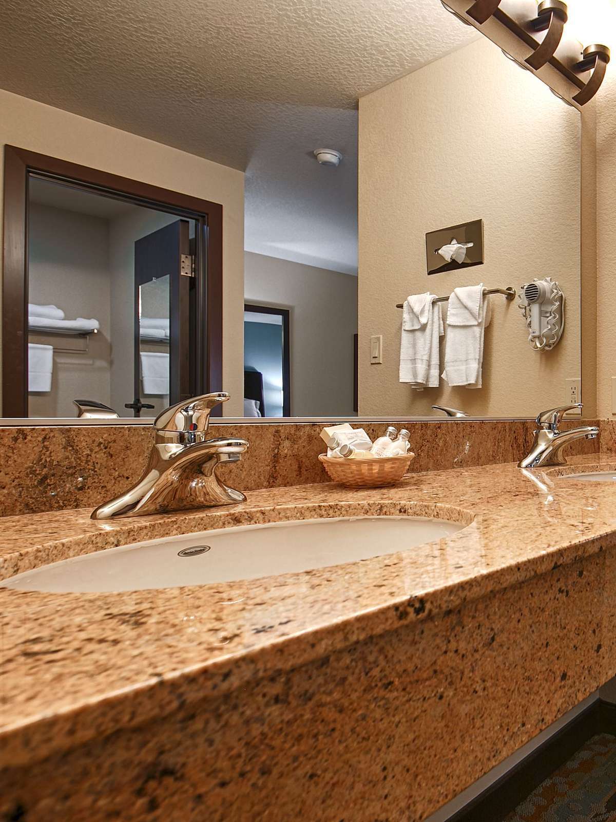 Hotel Best Western Windsor Inn photo 2