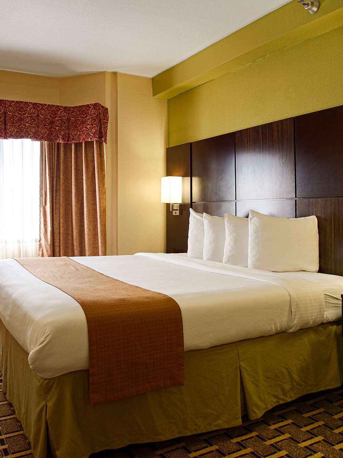 Hotel Best Western Knoxville Suites - Downtown photo 1