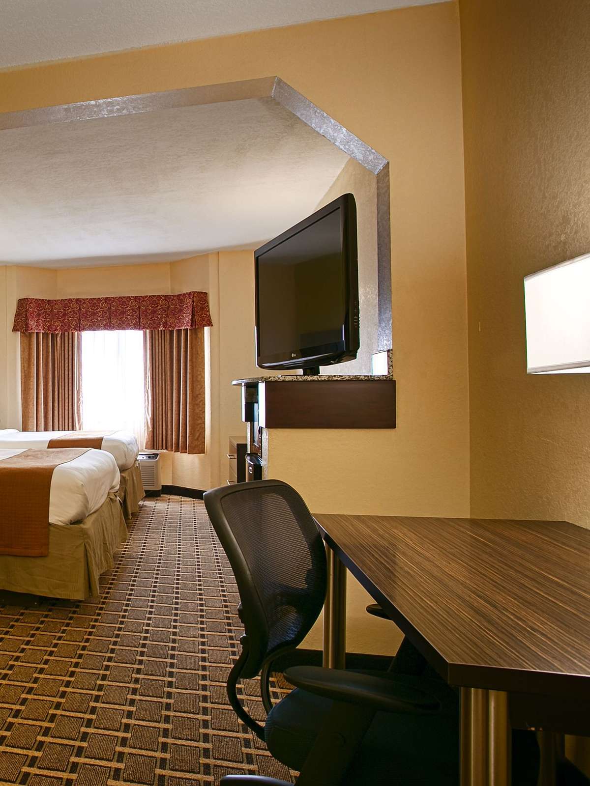 Hotel Best Western Knoxville Suites - Downtown photo 2