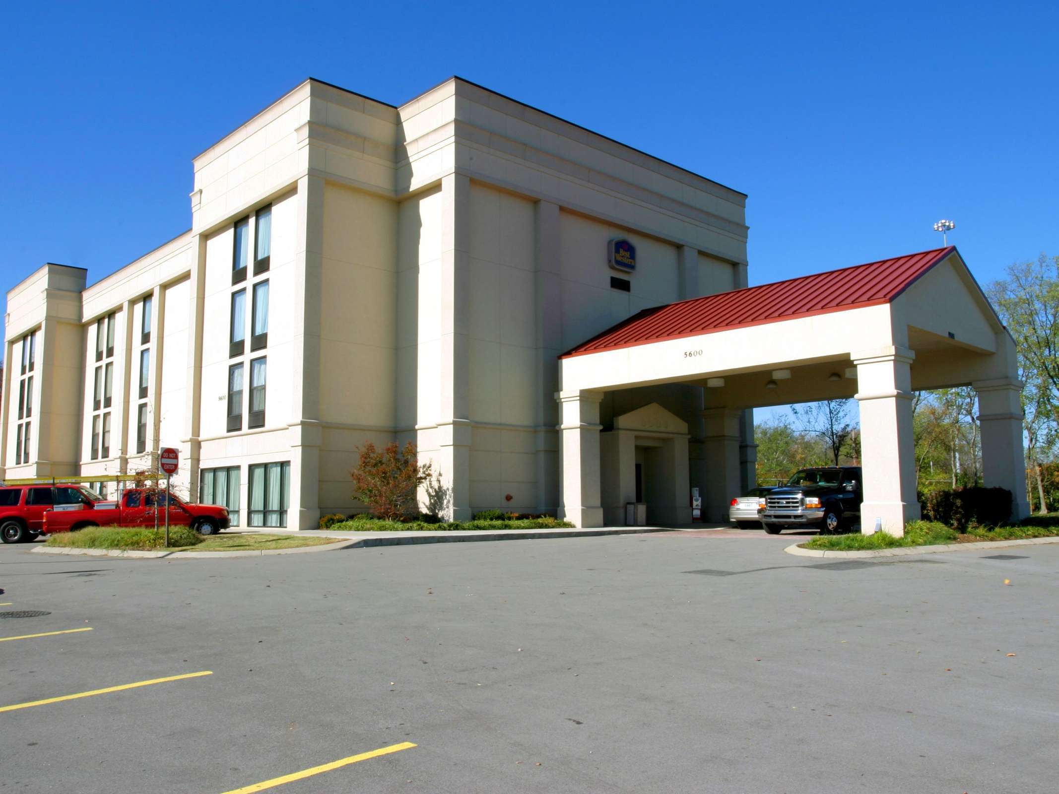 Best Western Plus Belle Meade Inn & Suites