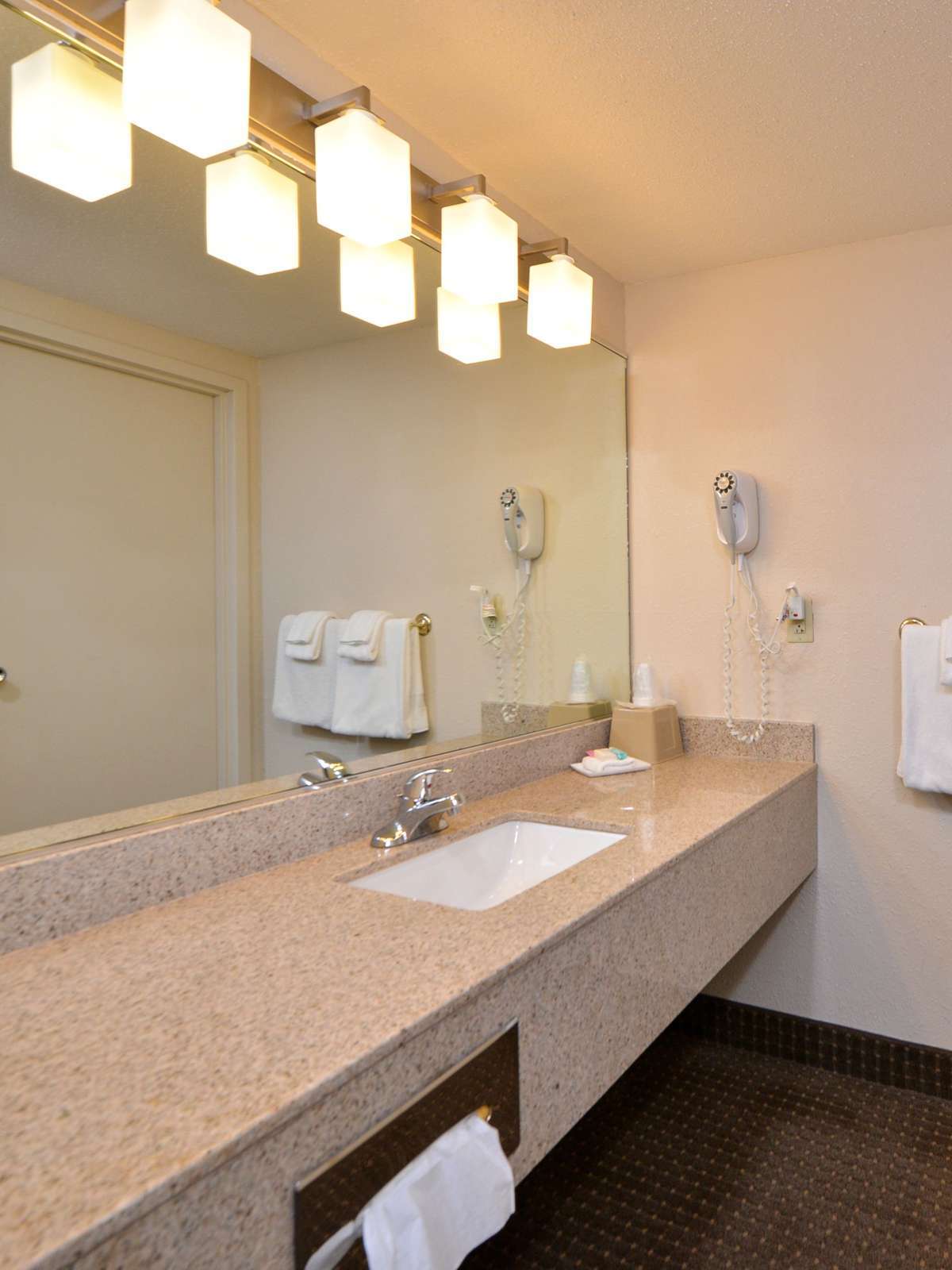 Hotel Best Western Kelly Inn Yankton photo 3