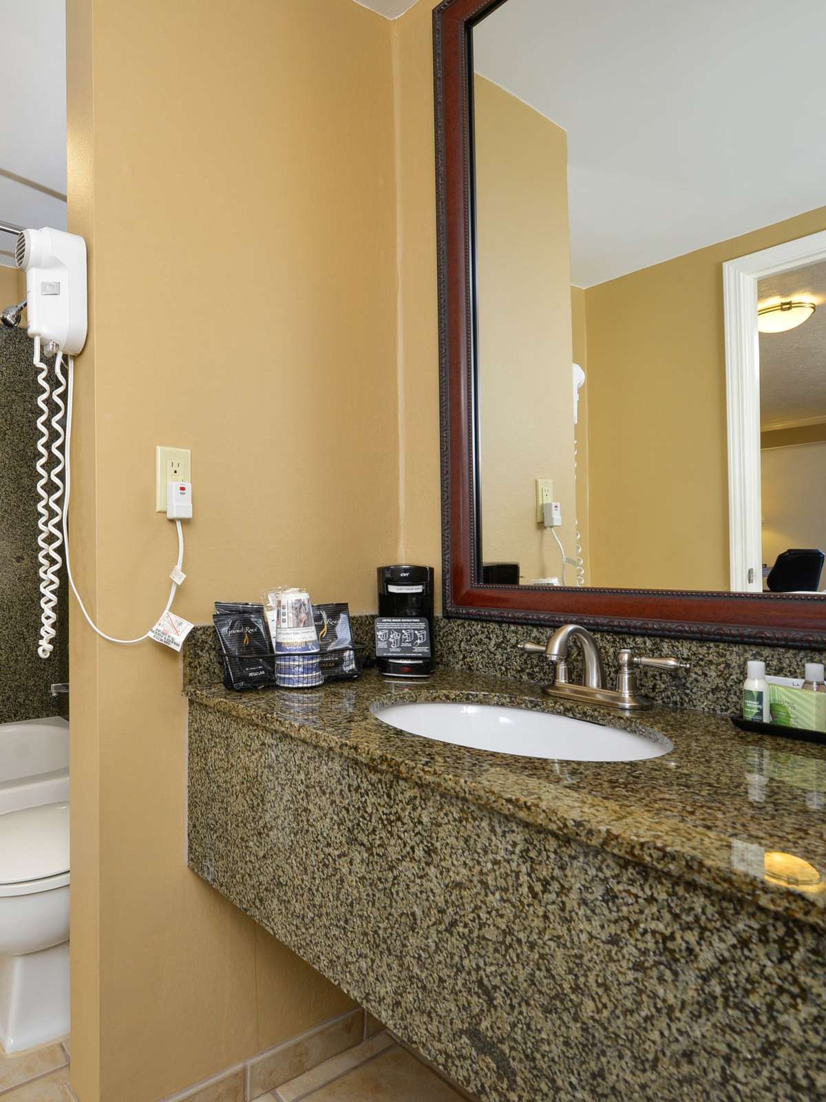 Hotel Best Western Pier Point Inn photo 3