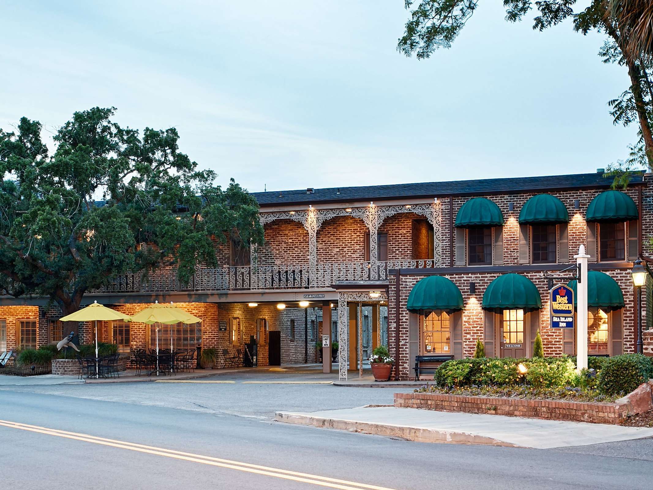 Best Western Sea Island Inn