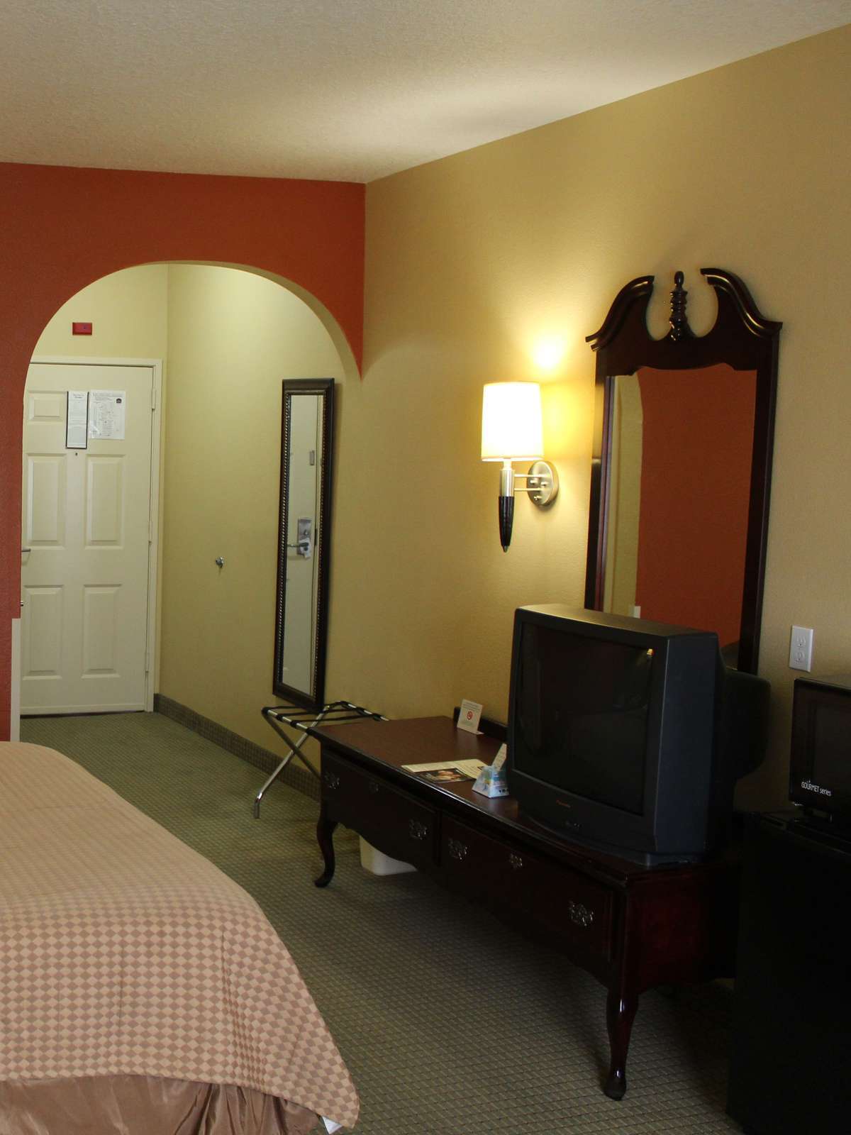Hotel BEST WESTERN Heritage Inn photo 2