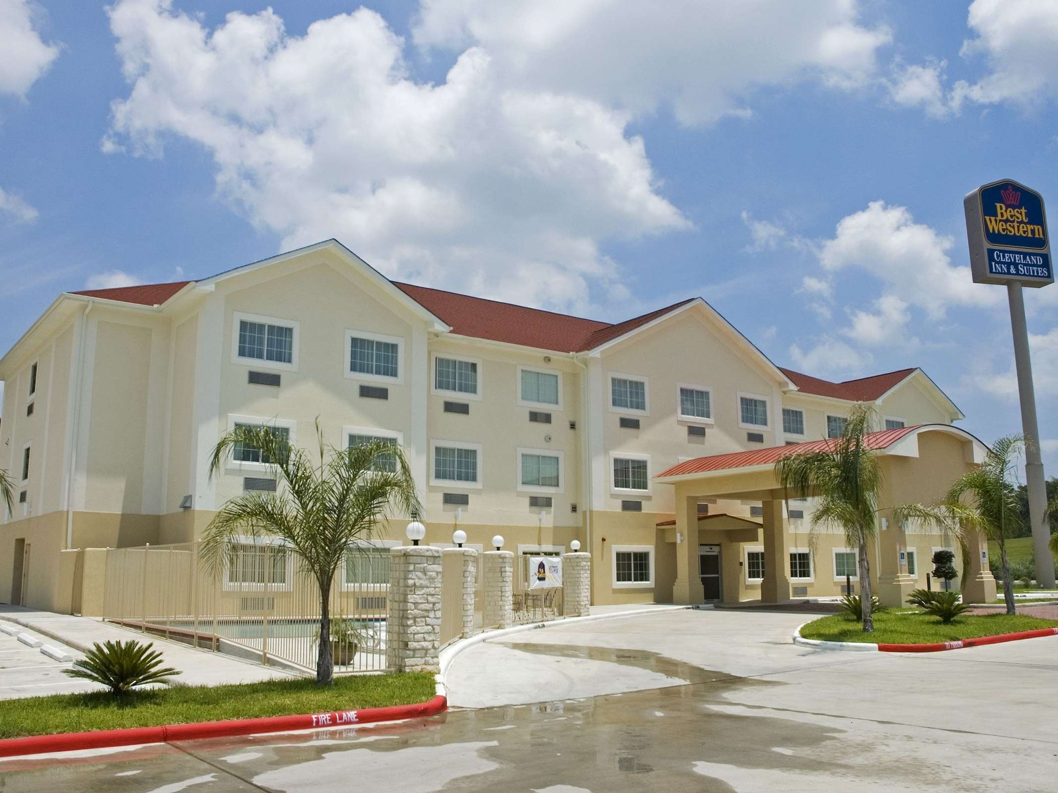 Best Western Cleveland Inn & Suites