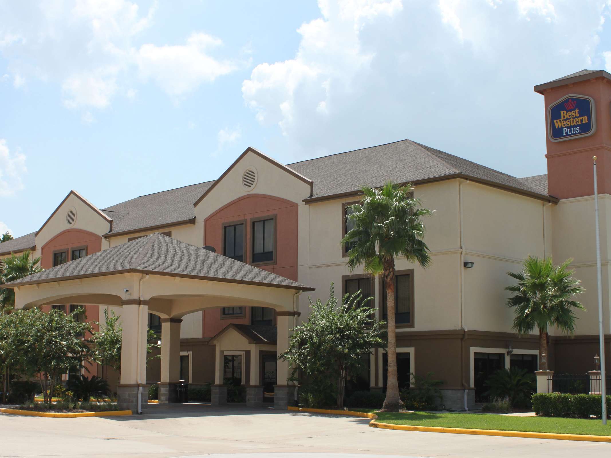 Best Western Plus North Houston Inn & Suites