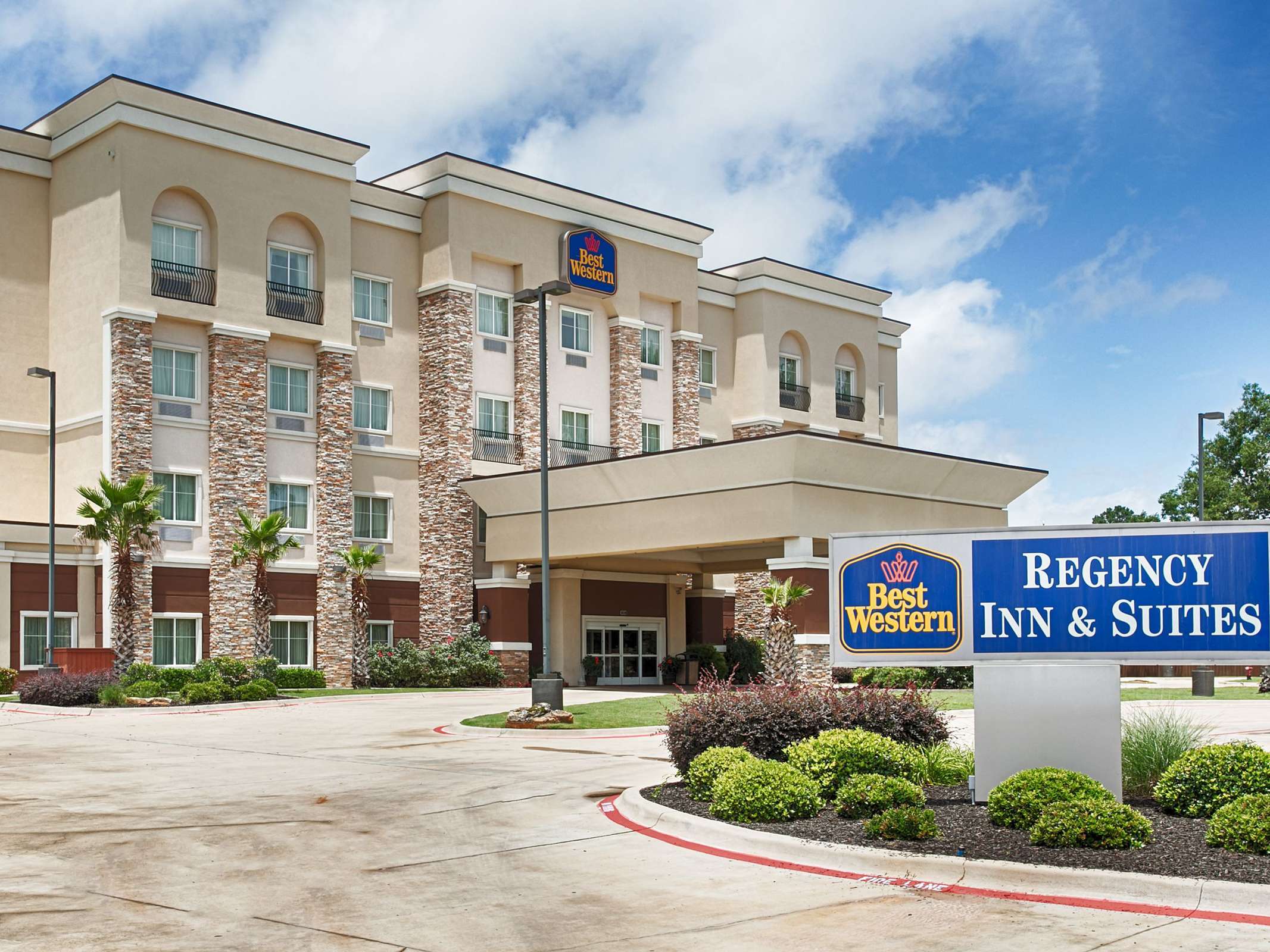 Best Western Plus Mansfield Inn & Suites