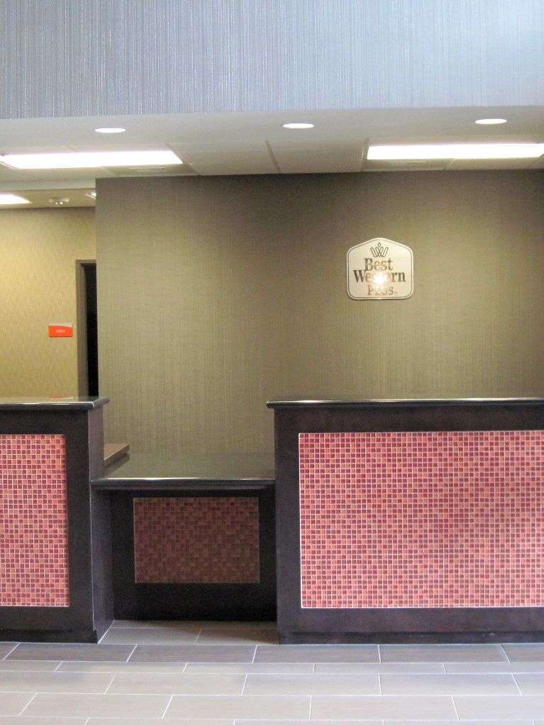 Hotel Best Western Plus Austin Airport Inn & Suites photo 2