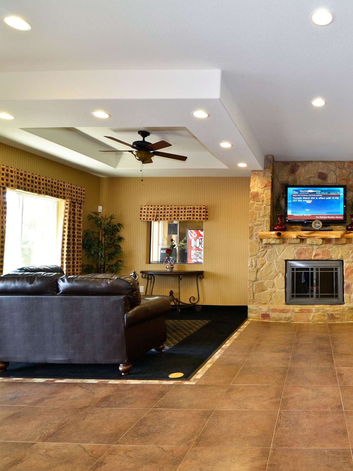 Hotel Best Western Plus Blanco Luxury Inn & Suites photo 4