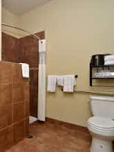 Hotel Best Western Plus Blanco Luxury Inn & Suites photo 3