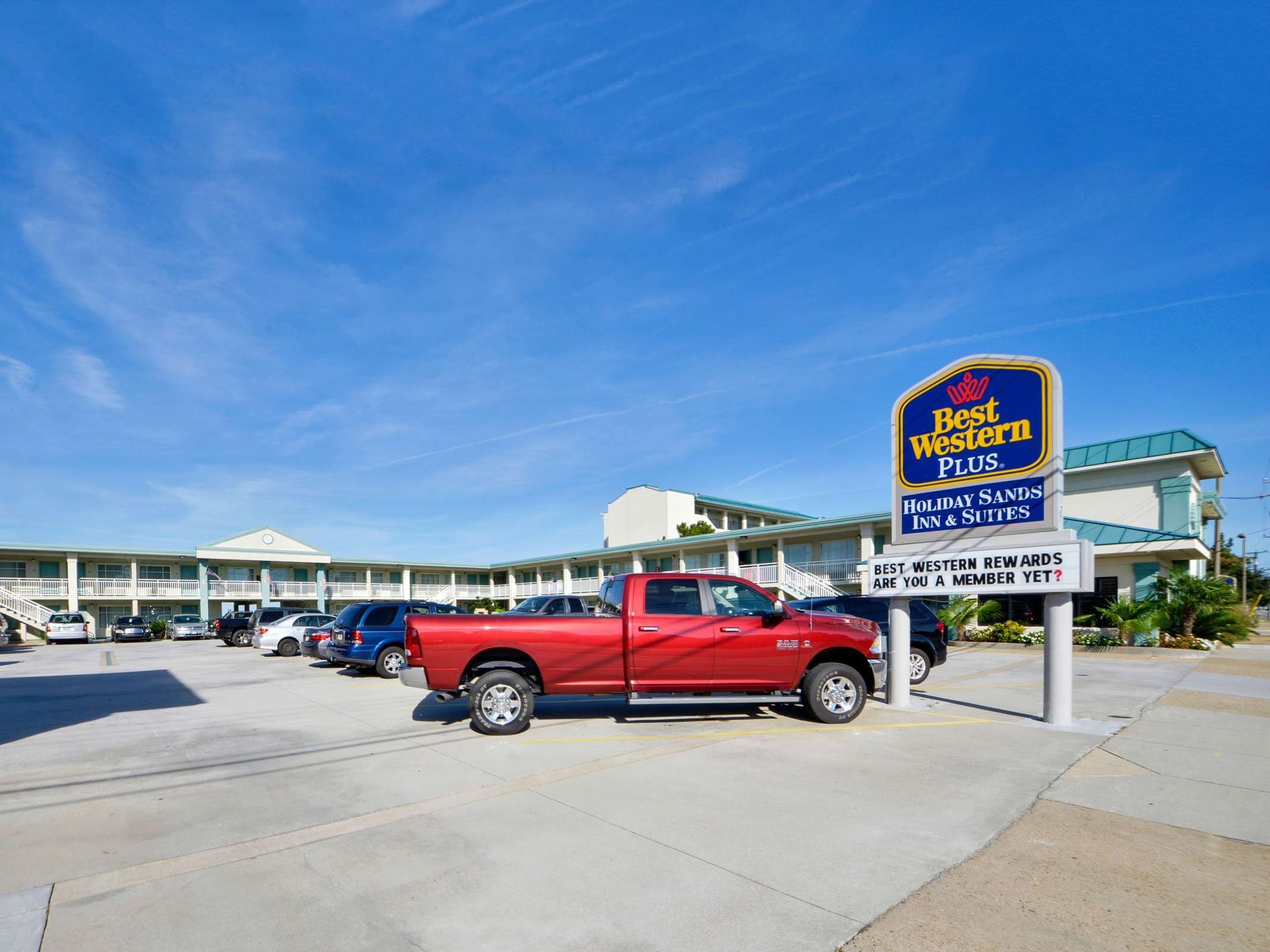 Best Western Plus Holiday Sands Inn & Suites