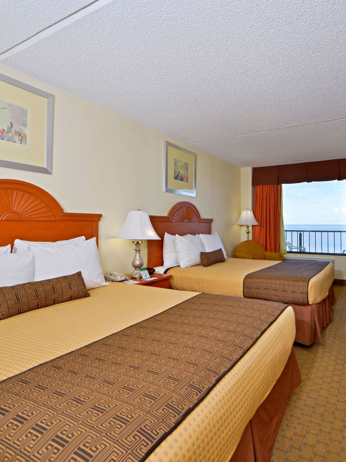 Hotel Best Western Plus Holiday Sands Inn & Suites photo 1