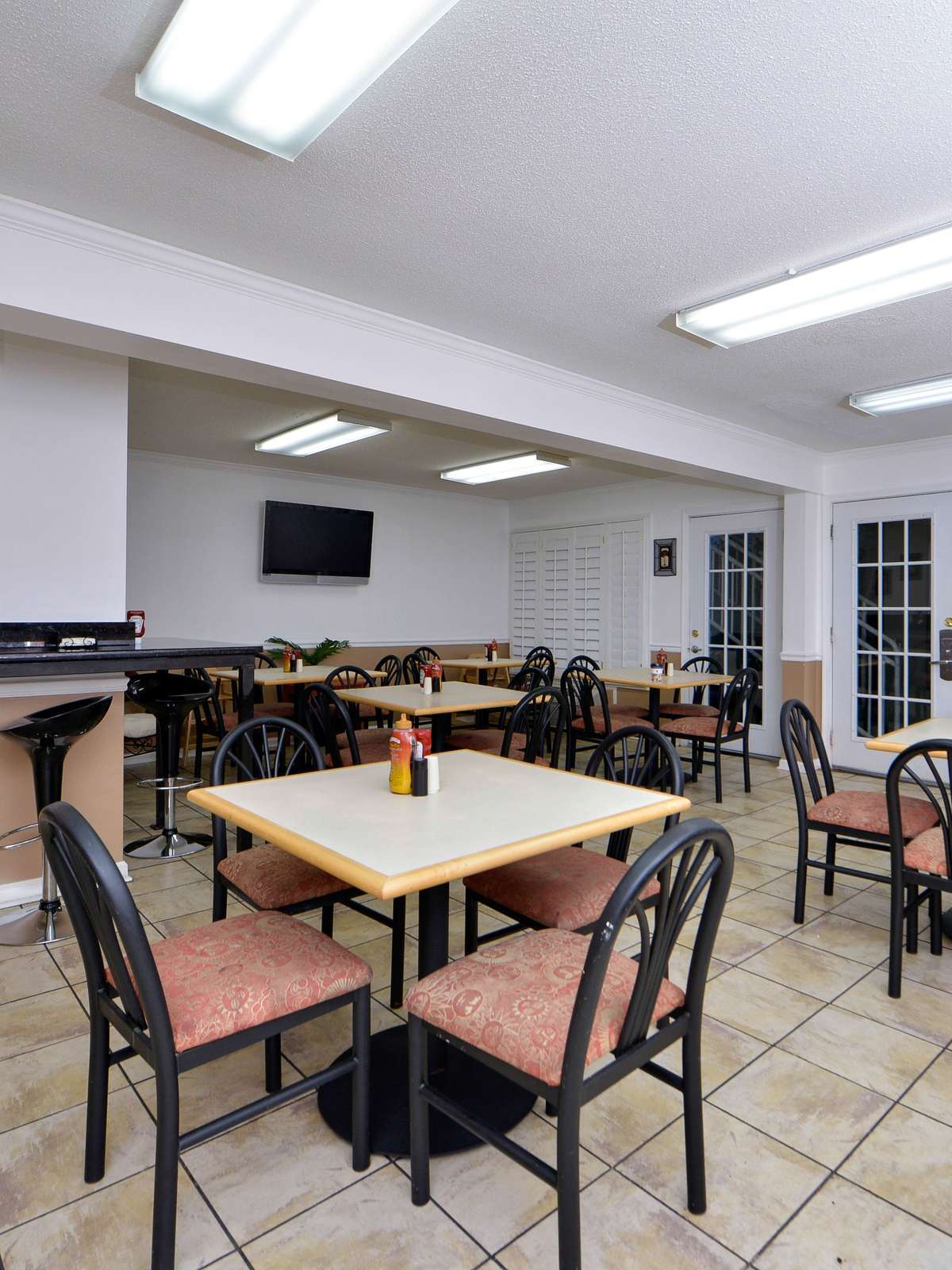 Hotel Best Western Plus Holiday Sands Inn & Suites photo 5