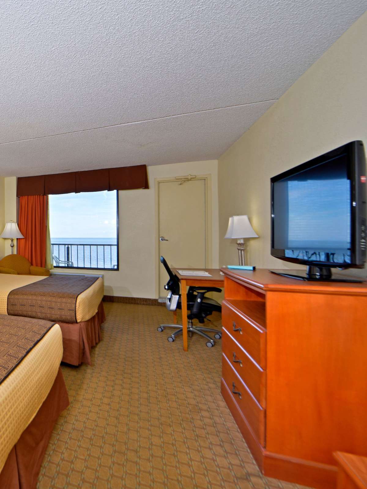 Hotel Best Western Plus Holiday Sands Inn & Suites photo 2