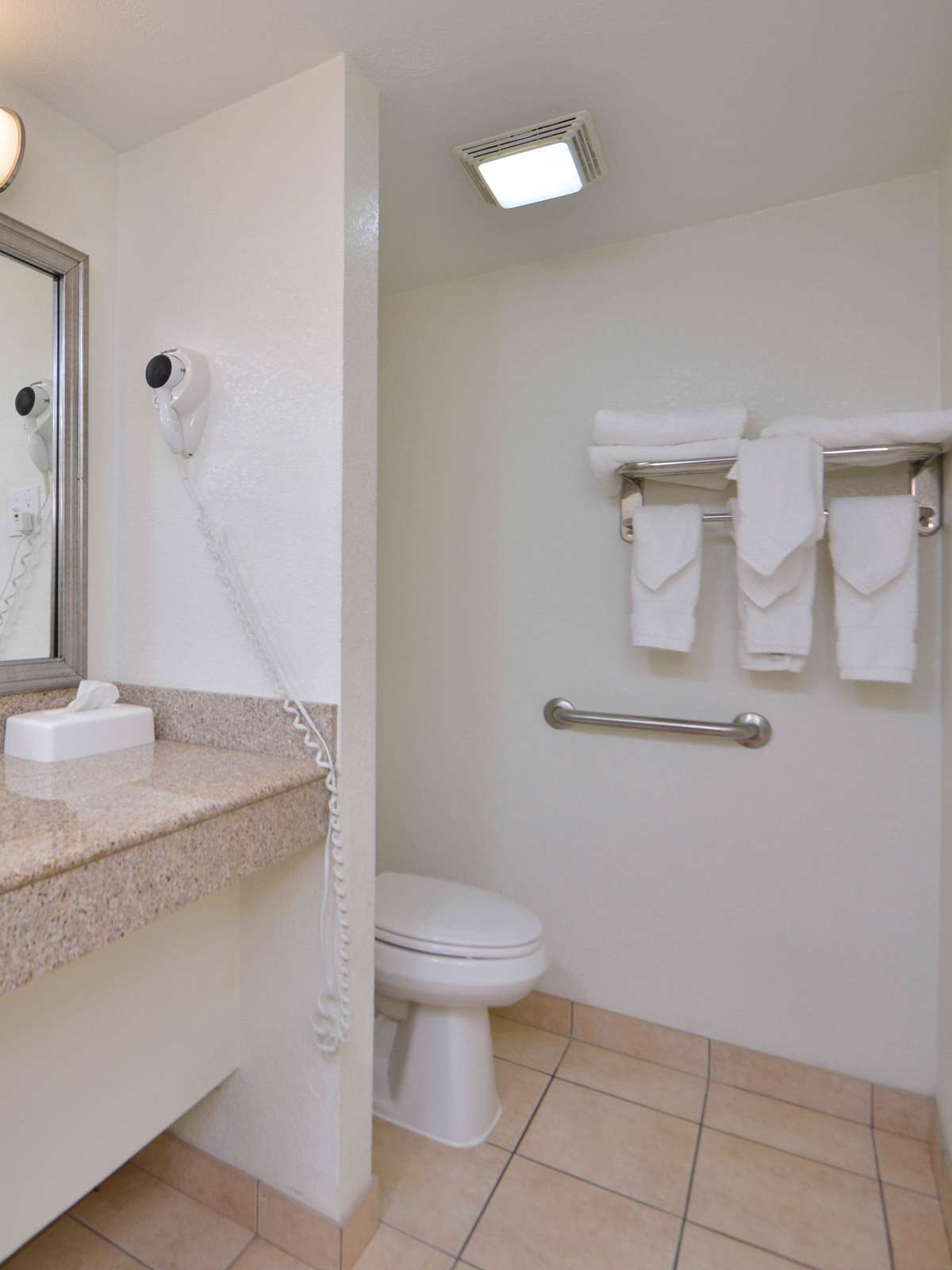 Hotel Best Western Plus Holiday Sands Inn & Suites photo 3