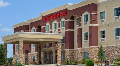 Best Western Plus Kenedy Inn