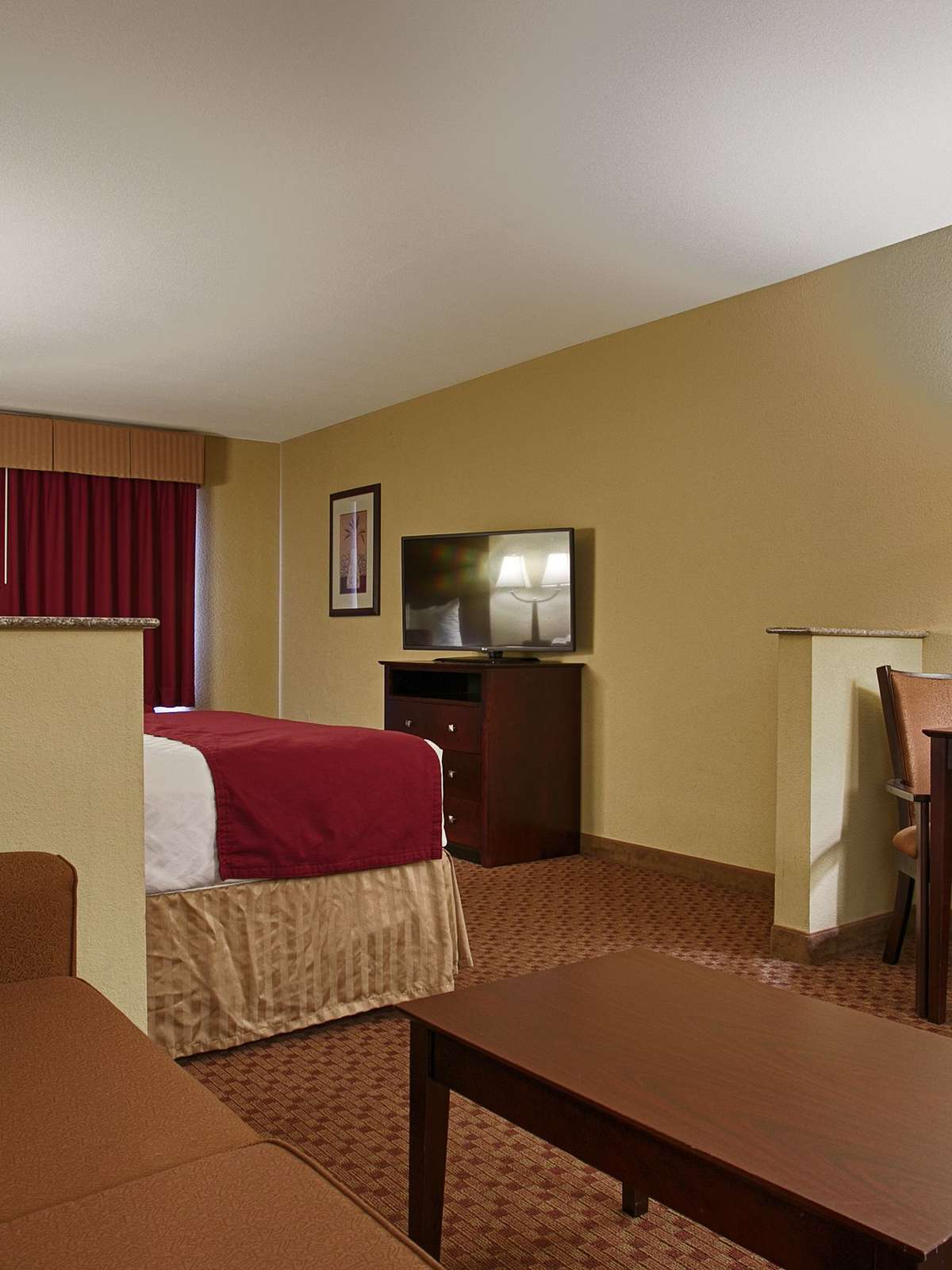 Hotel Best Western Plus Burleson Inn & Suites photo 2