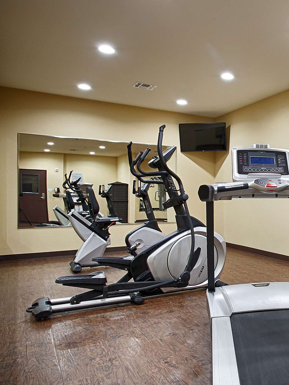 Hotel Best Western Plus Fort Worth Forest Hill Inn & Suites photo 5