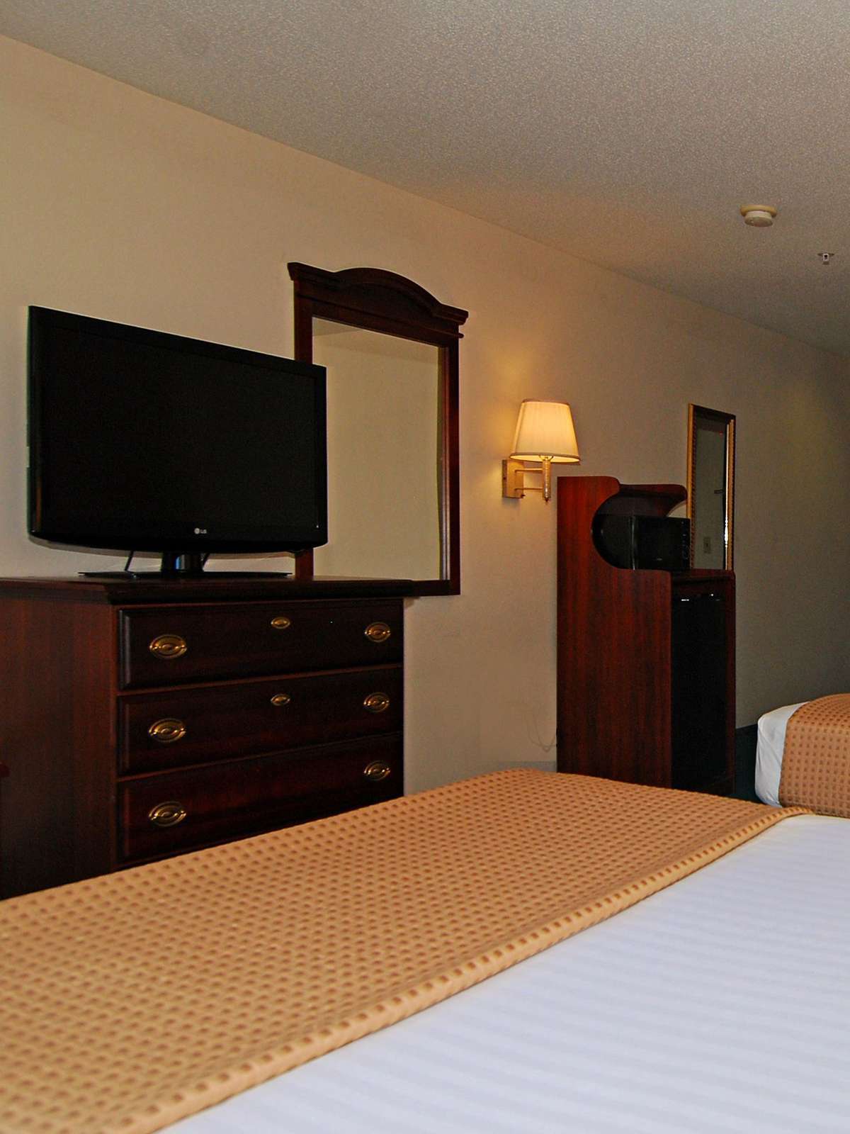 Hotel Best Western Galleria Inn & Suites photo 2