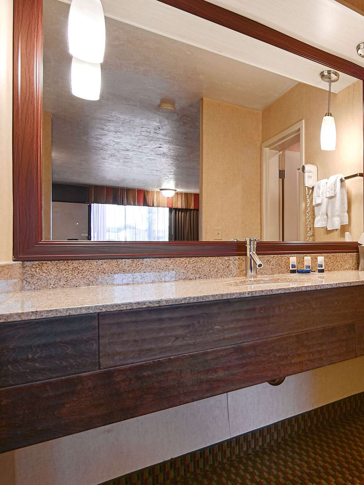 Hotel Best Western Plus Weston Inn photo 3