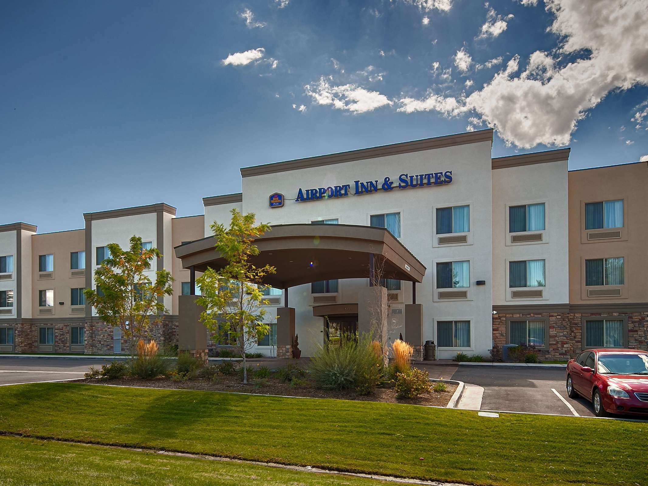 Best Western Plus Airport Inn & Suites