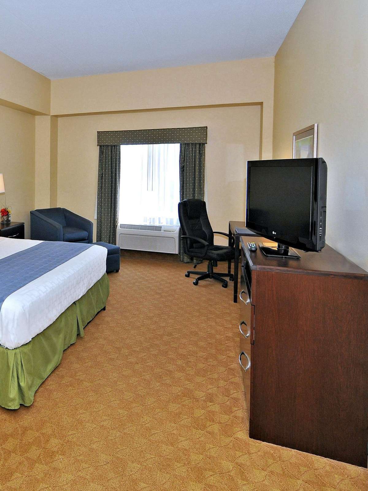 Hotel Best Western Plus Waynesboro Inn & Suites Conference Center photo 2