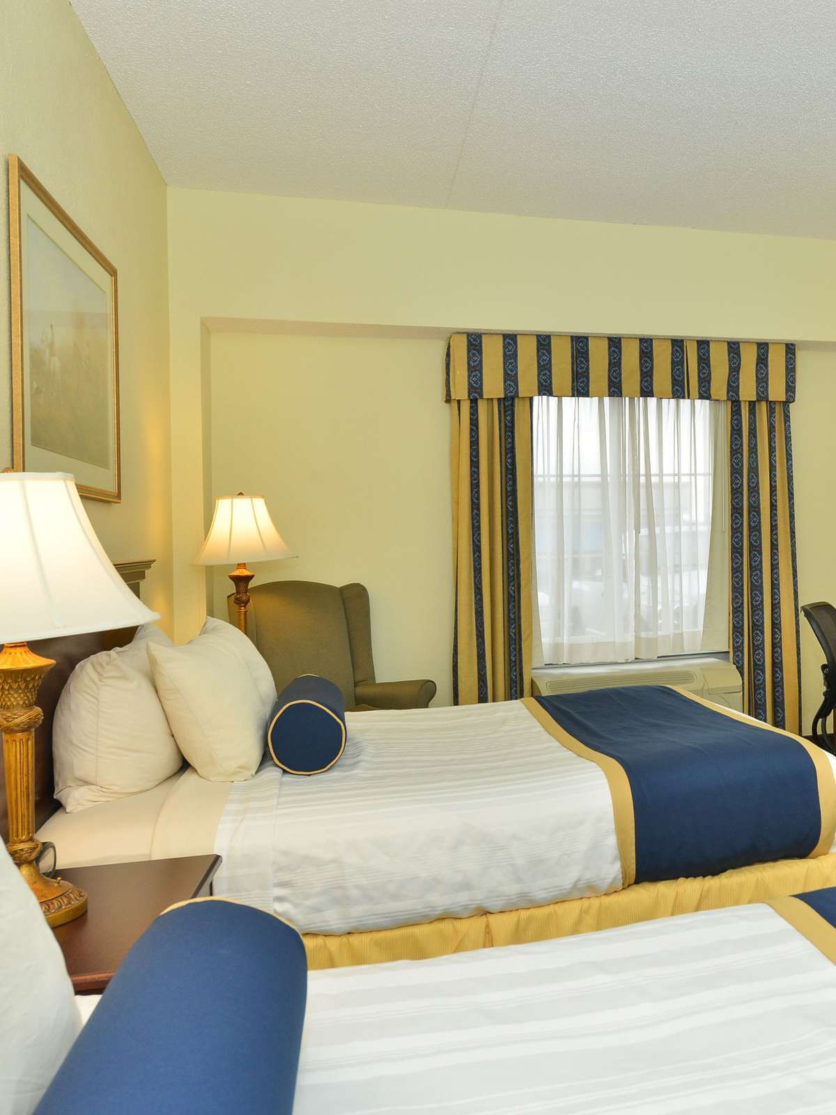 Hotel Best Western Plus Crossroads Inn & Suites photo 1