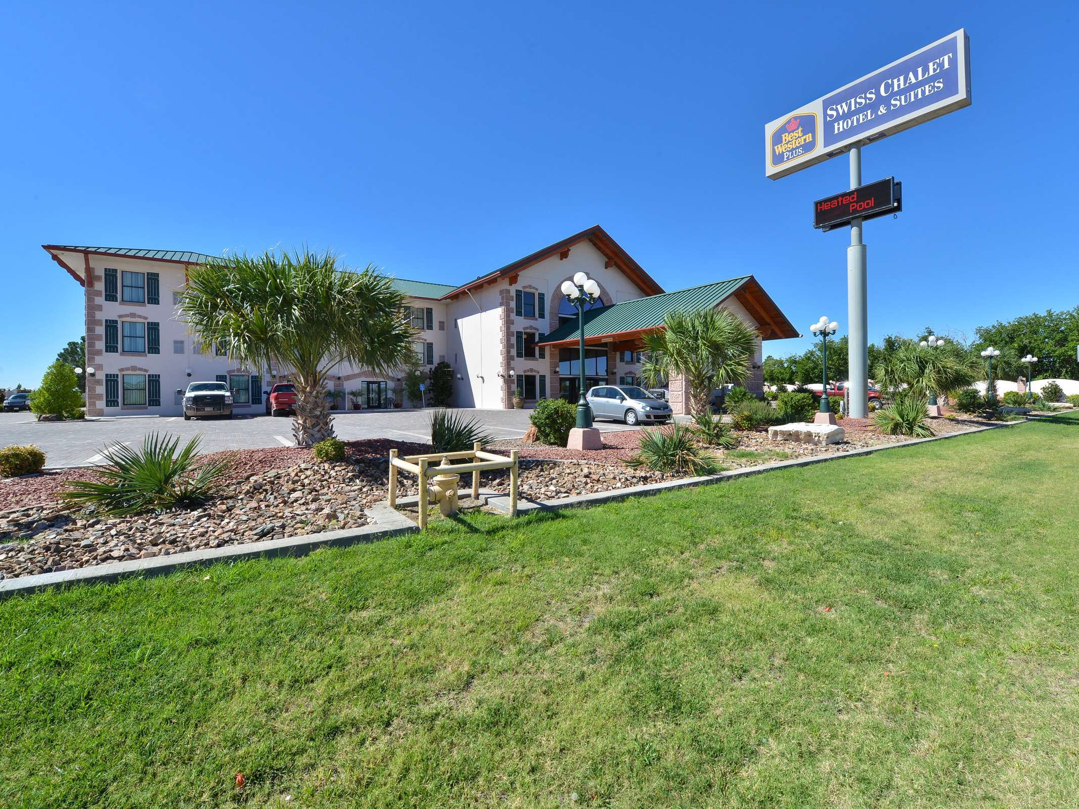 Best Western Plus Swiss Chalet Hotel & Suites